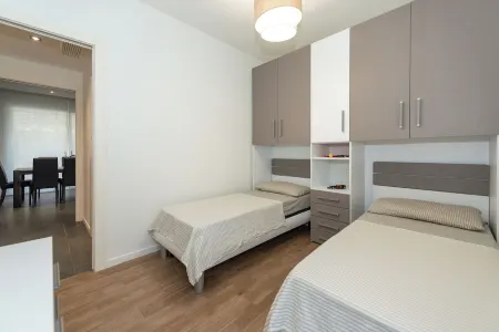 Cozy 2-bedroom apartment, in residence with swimming pool 500 meters from the sea