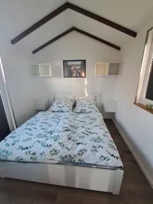 Cozy tiny house with a view of the countryside Hotels near Burglesum