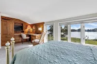 Lakeside Haven - New Deck, Pier & Guest House - 4-Star