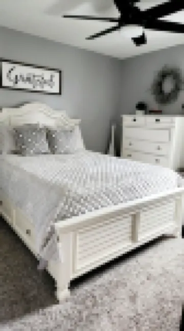 Chic and Spacious 3 bedroom home located 3.4 mi from downtown Erie, PA