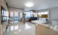 Pohang Pinewave Sea & Spa Pension