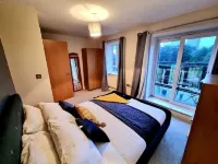 Luxury 2-Bedroom Service Apartment with Balcony