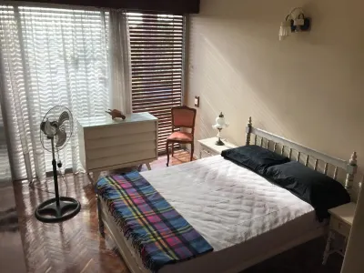 Large 2 floors at Beach in best location Carrasco 4-bedroom house  with AC, WiFi Espacio Libre Dr. Fernando Oliú 주변 호텔