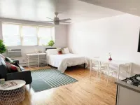 Chic Studio just Steps from the Beach!