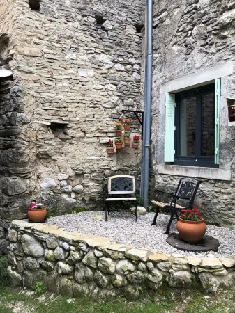 Ancienne Étable Entièrement Rénovée au Cœur du Parc National du Vercors