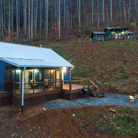 Deer Lodge cabin with loft and Gameroom