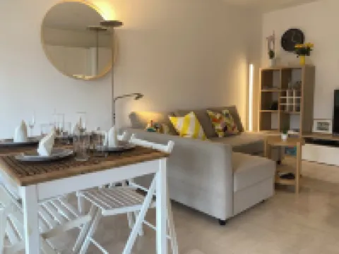 2-Room Apartment in Juan-Les-Pins, Antibes - Terrace, Close to the Beach