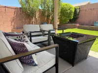 On HGTV Show House Hunters! Heated Pool! Family & Dog friendly, Prime location!