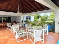 Charming 3-bedroom villa with Pool, WiFi, AC in Long Bay near Sam Lords Castle.