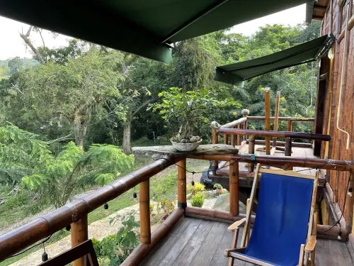 Hermosa cabaña en madera y  guadua espectacular vista dos habitaciones Hotels in Anapoima
