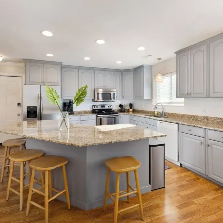 LARGE Family Home Ideal for Groups- Boho