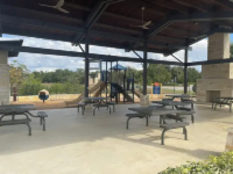 Spacious 3-bedroom house with AC, fitness room, WiFi in Leander/North Austin Hotels in Leander