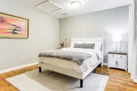 Walk to Dtwn Woodstock: Modern Home w/ Patio! - 4 tähden
