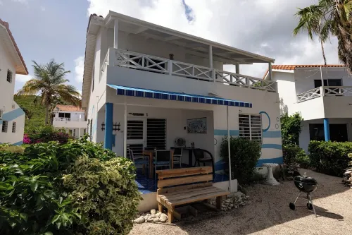 Oceanfront Bungalow 3 BR 3 Bath w/glorious views! Hotels in Westpunt