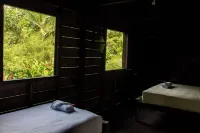Beautiful cabin in the beachfront, perfect to explore jungle and sea. Full relax Hotels in Nuqui