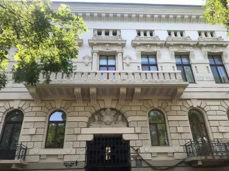 Beautiful Botanical Buddha Apartments near Langeron beach & Shevchenko park