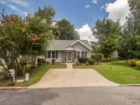 Cozy & Convenient 2BR/2BA Townhome