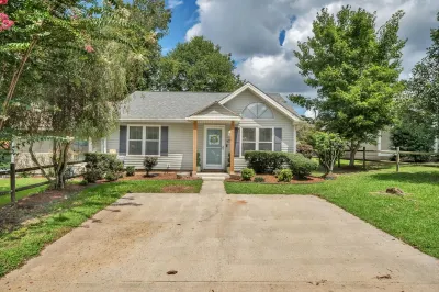 Cozy & Convenient 2BR/2BA Townhome Các khách sạn gần Wellston Park