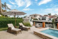 SOL HAUS Waterfront + Heated Saltwater Pool/Spa