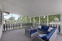 Home Min to Zoo, Charles Schwab Field, Chi Health Center, Covered Porch, 4TVs