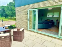 Fox Acre Lodge - Amazing Views Hotel a Llanhennock