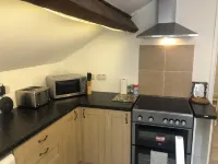 Historic clifftop house with stunning lighthouse views, large rooms, sleeps 6-8* فنادق في Boddam