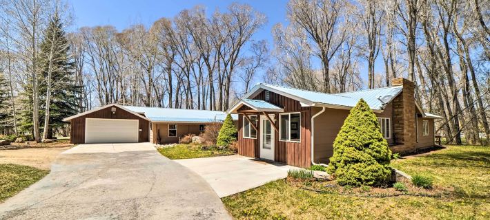 Spacious Mancos Home w/ Furnished Deck & Yard! Hotels in Montezuma County