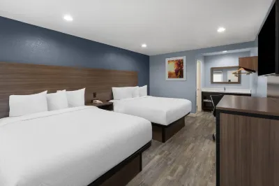 Days Inn by Wyndham Arroyo Grande/Pismo Beach Hotels near Pismo State Beach