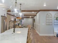 Elle & Beck's Second Floor Suite Overlooking Historic Main Street In Galena, IL Hotels in Galena