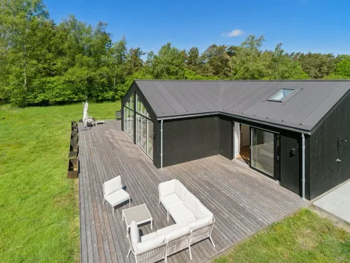 "Tove" - 350m from the sea Hotels in Aakirkeby