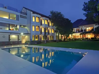 Sandalwood Boutique Hotel Hotel in zona Maribaya Natural Hot Spring Resort