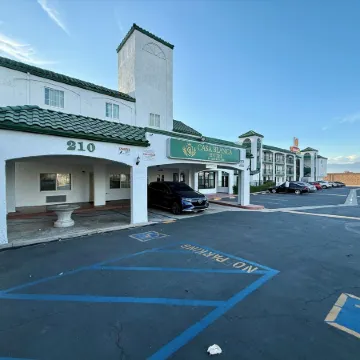 Casa Blanca Hotel - Corona