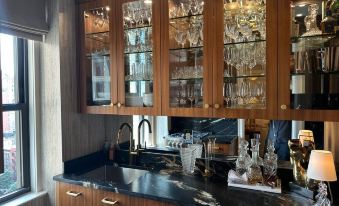 NY Luxury Home Suites