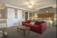 Dickey House, Carriage Suite