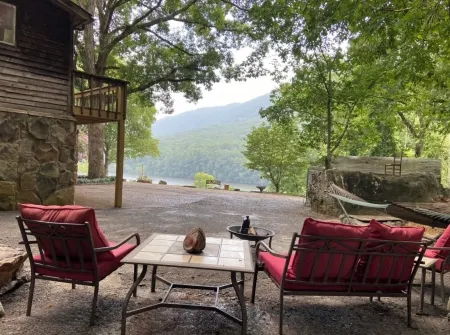 Tennessee River House