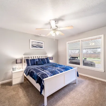 4 bedroom house near, 15 min from Magnolia
