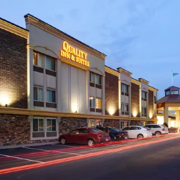 Quality Inn & Suites Ames Conference Center Near Isu Campus