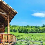 Chalet with nice view, garden and hot tub. Ideal for skiing and cycling! Hotels in Valloire