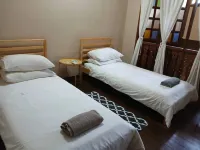 Serene Mountain Retreat in KL - Entire House for Rent - Balkoner