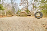 Serene Yellville Retreat w/ Hot Tub on 85 Acres - 3-Star