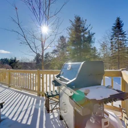 Private 7-Acre Retreat on-Site Pond, Streams