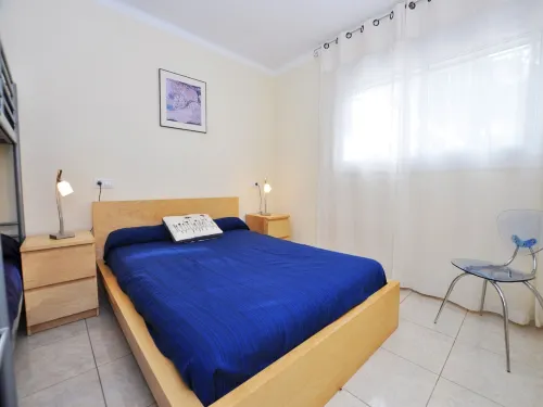 Apartment in Roses with Sea Views & Pool