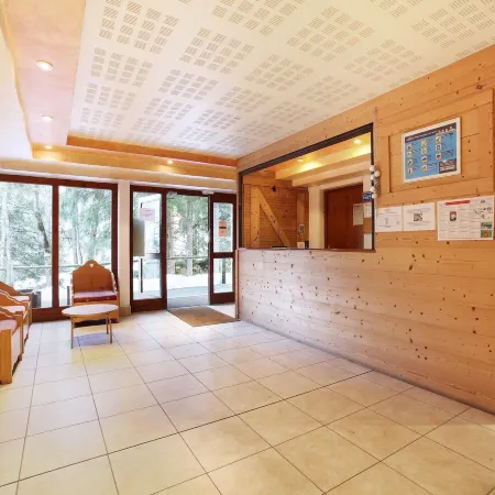 Cosy Ski Apartment w/ Pool