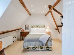 Cottage in Painswick near Cotswold Way