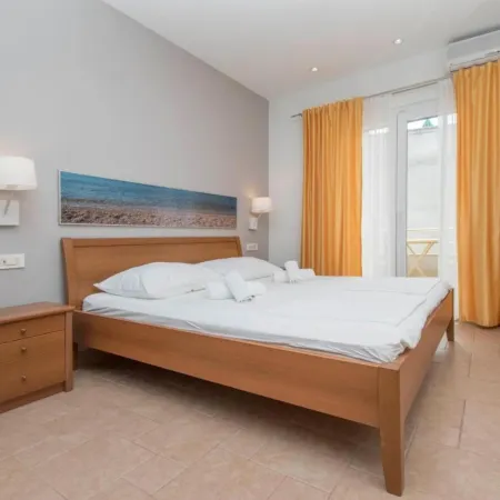 Apartments Antonio - Studio with Balcony (2+1) - 5 Hotels in Tučepi