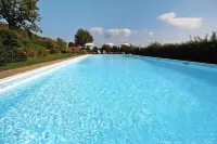 Estate in Monte Serra with Pool & Olive Trees - Pools