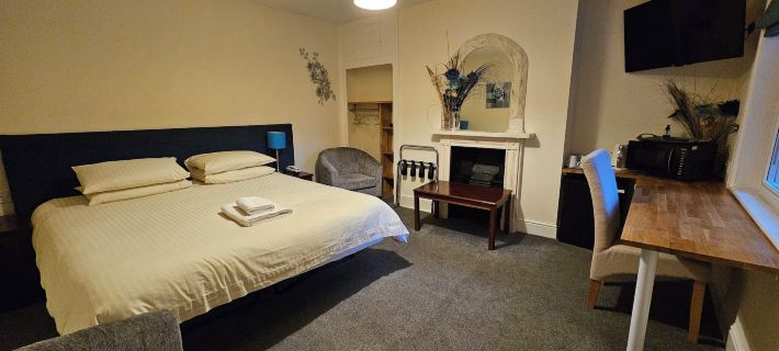 Edward Hotel Hotele w: Gloucester District