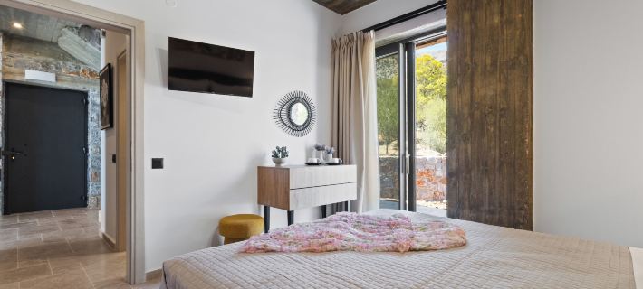 Petres Luxury Villas Hotels in Lampi