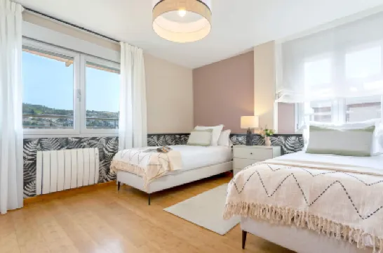 Bright Apartment with parking in Granada. Gongora Hotels in Genil