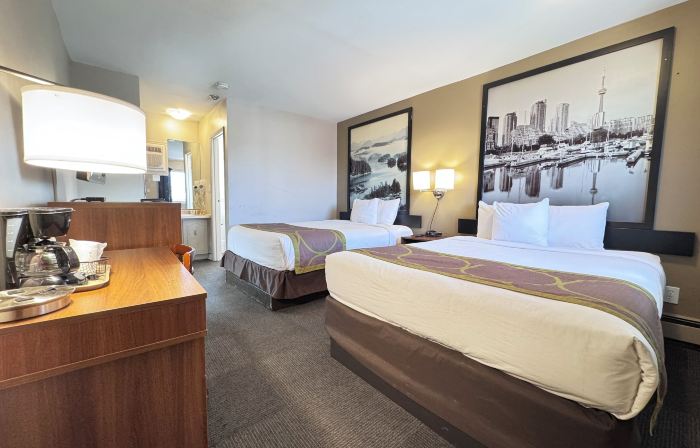 Super 8 by Wyndham Guelph